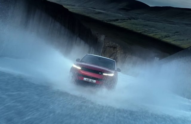 Hatalmas, gyors és még zöld rendszámos is: íme a Range Rover Sport harmadik generációja