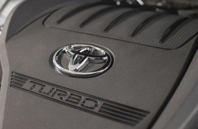Már a megengedőbb környezetvédelmi előírások piacain sem lesz hathengeres Toyota Highlander