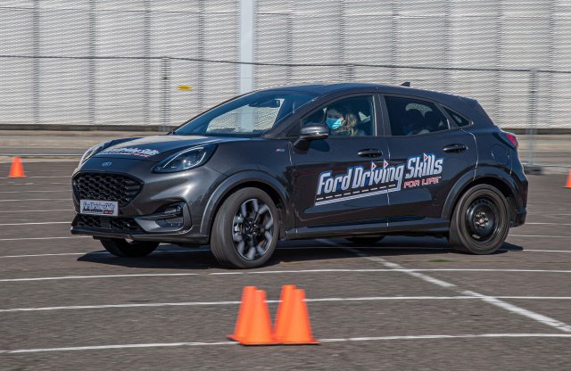 Már lehet jelentkezni a Ford Driving Skills for Life elnevezésű ingyenes tréningsorozatra