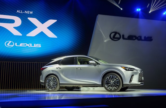 Ötödjére turbómotort is kapott a Lexus RX - hibrid-rendszerrel együtt