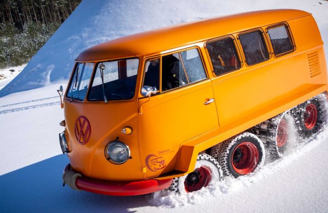 Jöhet hó vagy sár, a 33 lóerős Volkswagen T1 Half-Track Fox mindenen átgázol