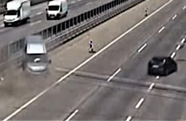 Tanulságos videón az ittas személyautós és egy furgon balesete