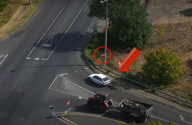 A 4-es főút egyik kereszteződésében vetette be drónját a rendőrség