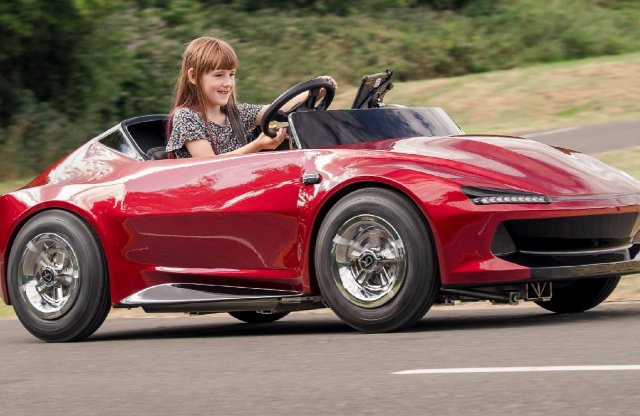 A Firefly Sport technikai értelemben az első 100%-ig brit villanyautó, már ha autónak lehet nevezni