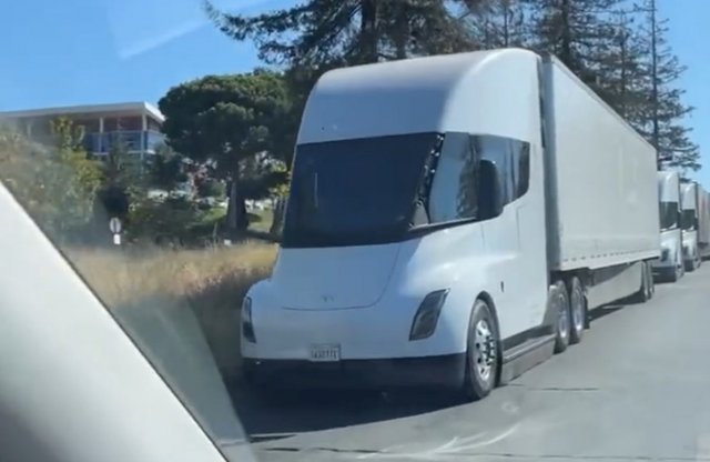 Hamarosan elkészül a Tesla kamion, egyre többet látni belőlük az utakon