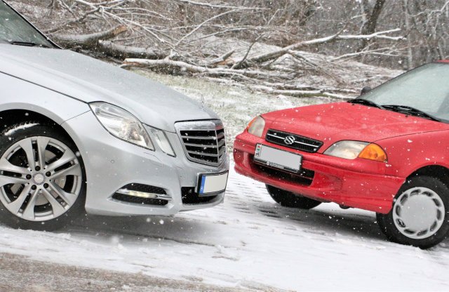 Mutatjuk, milyen előkészületek szükségesek, ha biztonságban autóznál a leghidegebb évszakban