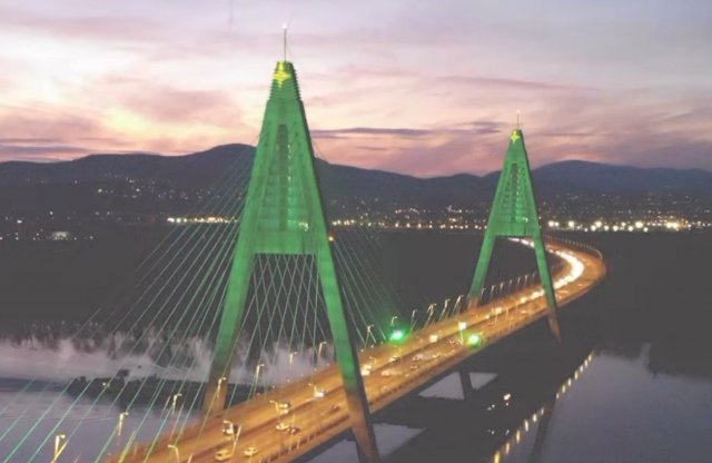 Nem csak látványosabb, még környezetbarátabb is lesz idén a karácsonyfának öltöző Megyeri-híd