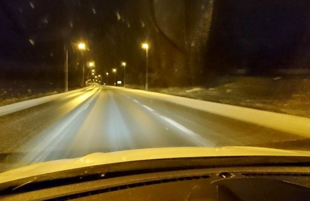 Fél nap alatt több száz közlekedési balesetet okozott Németországban a hirtelen jött jéghelyzet