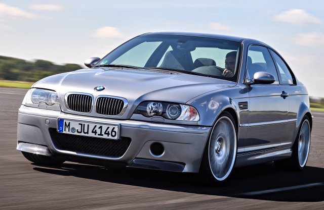 Így száguld a 3,2 literes sorhatossal a BMW E46 M3 a német autópályán