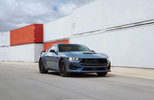 A Ford a már bevett szokás szerint a Mustang új szériájának első modelljét is elárverezi