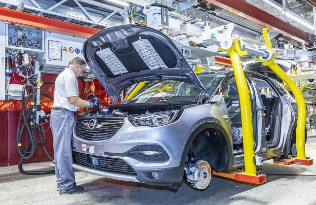 A Stellantis európai főnöke mindenkit megnyugtatott az Opellel kapcsolatban