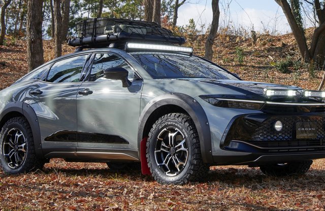 A Toyota Crown off-road tanulmánya új szintre emeli a crossoverré avanzsált csúcsmodellt