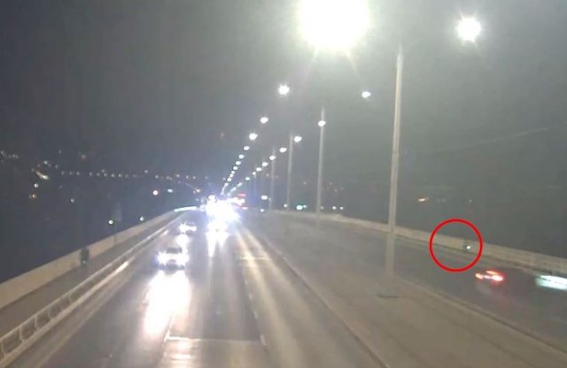 Nyilvánosságra hozta a rendőrség az Ápád hídon történt halálos baleset felvételét