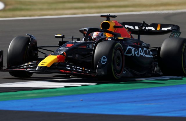 A Ferrari botrányos versenyt futott, remekelt a McLaren, a Red Bull ismét egy autóval harcolt