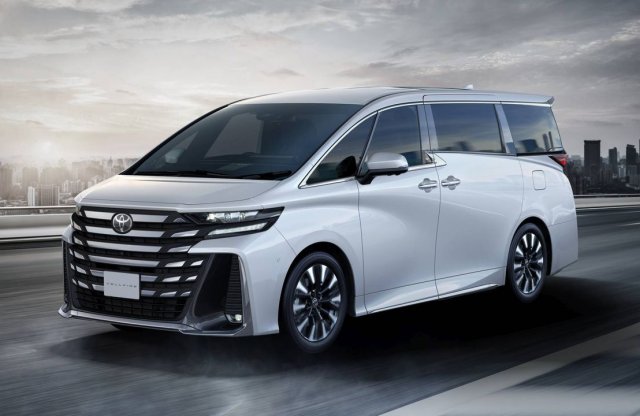 Hatalmas hűtőrácsot aggatott a Toyota az új kisbuszaira