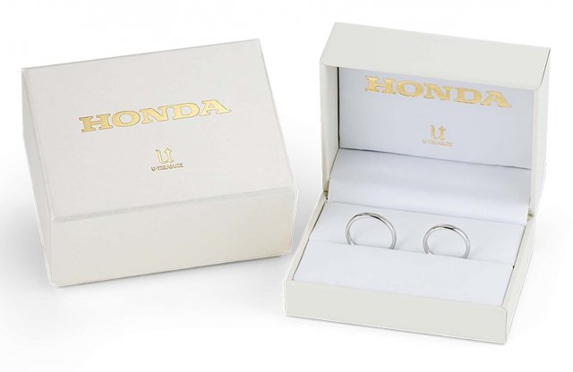 Egy japán ékszerkészítő cég különleges jegygyűrűket kínál a Hondák szerelmeseinek