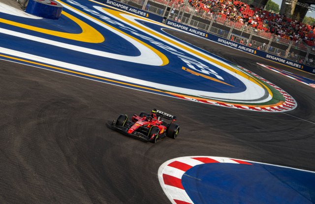 A Ferrari kis híján ismét hülyét csinált magából, de Sainz megmentette a napot az olaszoknak