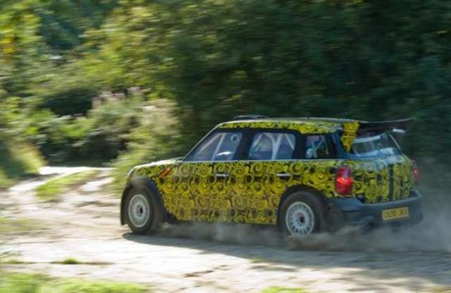 Pályán a Mini WRC