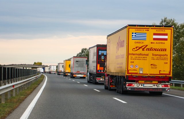 Teherautókkal kezdik a környezetvédelmi besorolástól függő útdíjakat Németországban és Ausztriában