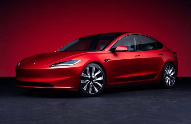 Ezt tudja a frissített Tesla Model 3 az Autobahnon, fagypont alatt
