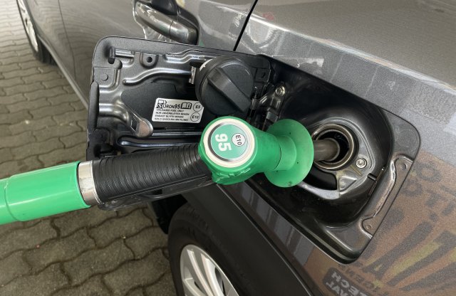 Mindkét üzemanyag ára jelentősen emelkedik a hét utolsó munkanapján