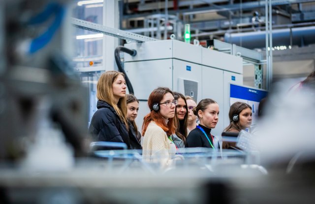 Nők a kormányművek mögött: így telt a Lányok Napja a Bosch hazai üzemeiben