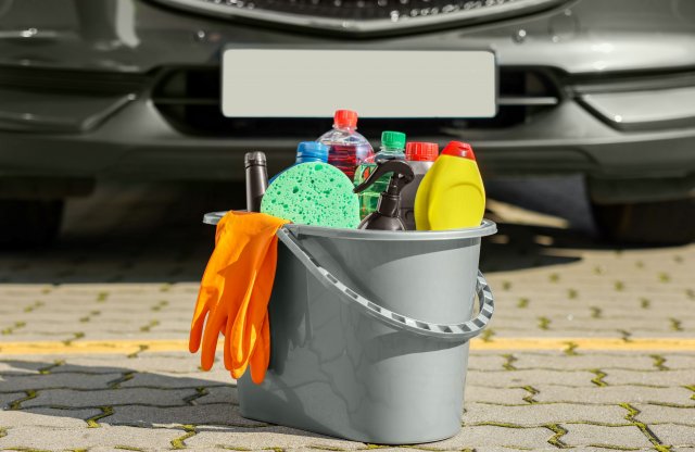 Sokan háztartási szereket és eszközöket használnak autójuk tisztításához, károsítva ezzel a festést