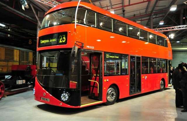 Hibrid hajtású lesz az új londoni emeletes busz