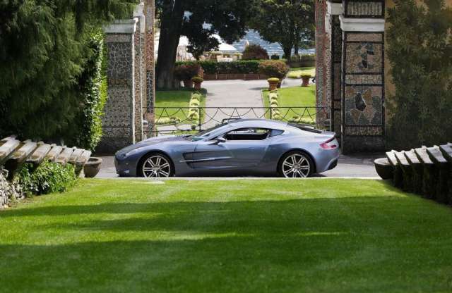 Alapból 1,87 millió dollár az Aston Martin One 77 ára