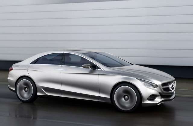 Négyajtós kompaktot tervez a Mercedes-Benz is