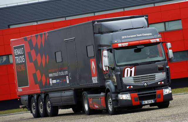 Renault Trucks Racing a közúton