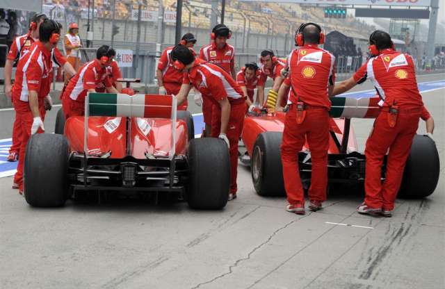Az olaszok sárba tiporják a Ferrarit