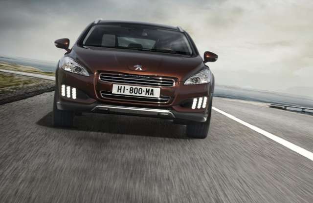 Peugeot 508 RXH: gazdaságos terepkombi hibridhajtással