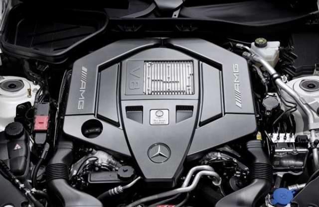 Új motorral érkezik Frankfurtba a Mercedes-Benz SLK 55 AMG