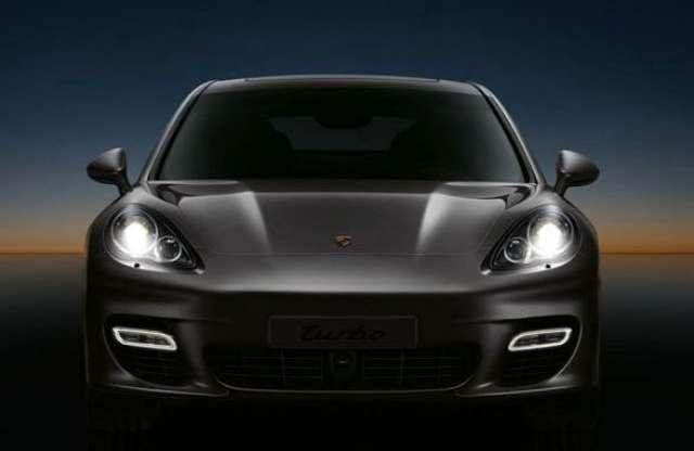 Újabb modellt tervez a Porsche, a Pajun négyajtós szedán lesz