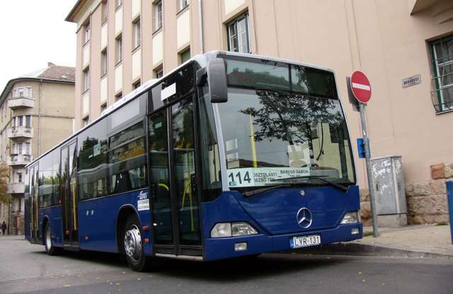 Nyugaton leselejtezett Mercedes buszokat vásáról a BKV
