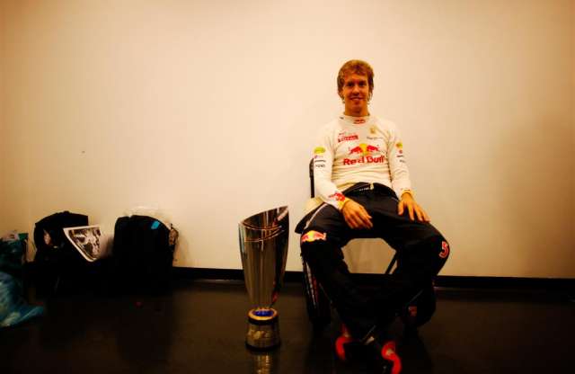 Vettel és Alonso is balesetezett az F1-es edzésen