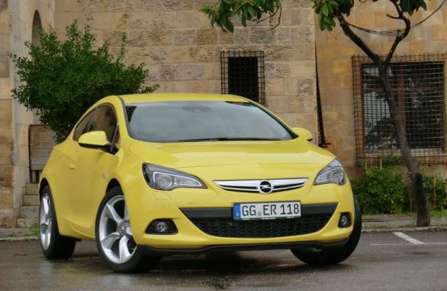 Opel Astra GTC 1.6 Turbo és 2.0 CDTI miniteszt