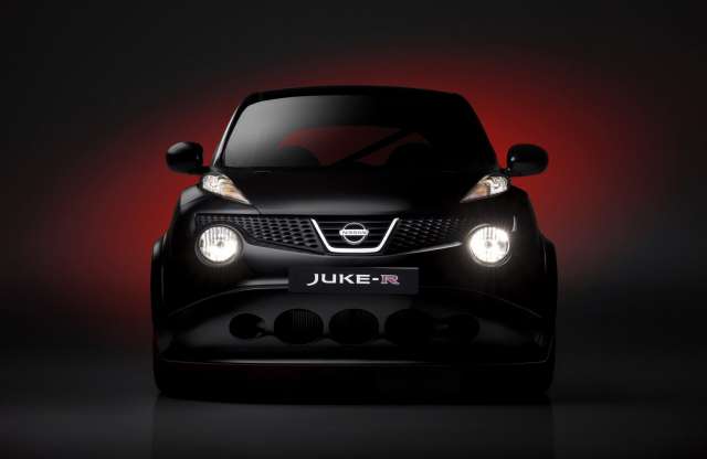 Dubajban debütál autóversenyen a Nissan Juke-R