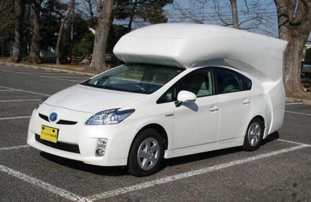 Toyota Prius Camper: kétágyas hibrid lakóautó