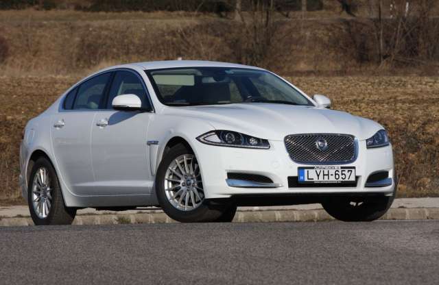 Jaguar: kiterjesztett garancia és szervizcsomag