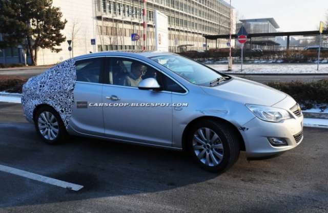 Szedánnal frissül az Opel Astra kínálata