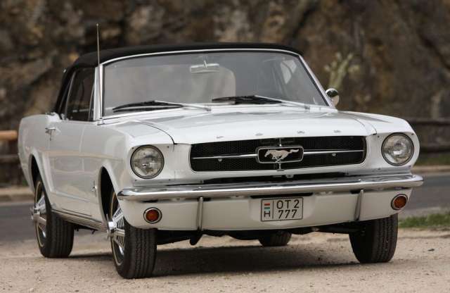 Itthon lett újjá: Ford Mustang Cabrio, 1965
