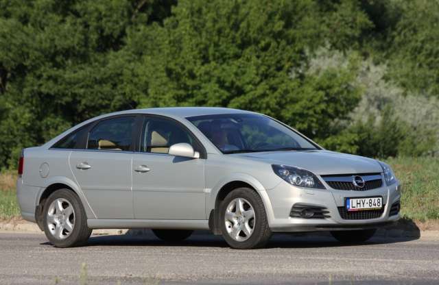 Opel Vectra GTS 1.9 CDTI Elegance, 2008 - használtteszt