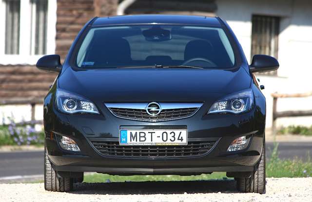 Opel Astra 1.4 Turbo LPG Sport teszt