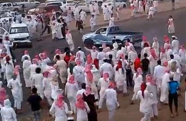 Elképesztő tömegjelenet Szaúd-Arábiából