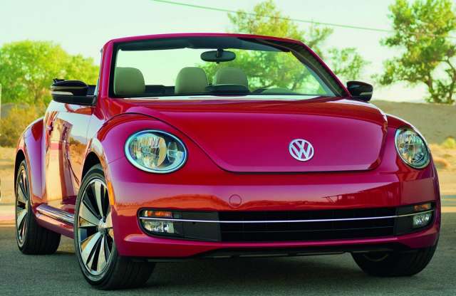 Volkswagen Beetle Cabrio - tető nélkül a legújabb bogár is