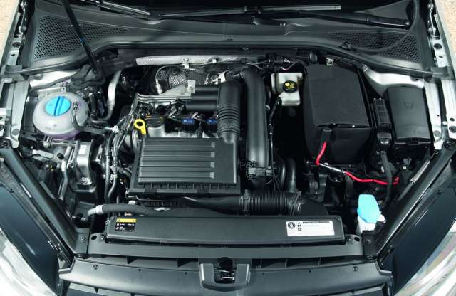 Új motorok és összkerékhajtás a Volkswagen Golf VII-hez