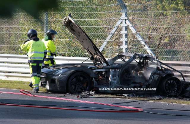 Korlátnak ütközött, porig égett a Mercedes SLS új prototípusa