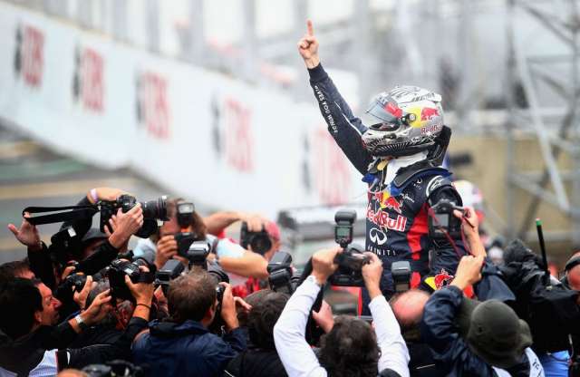 F1: Button nyerte a drámai brazil szezonzárót